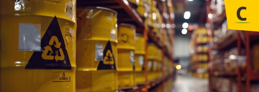 Comment stocker les produits dangereux en toute sécurité dans l’entreprise